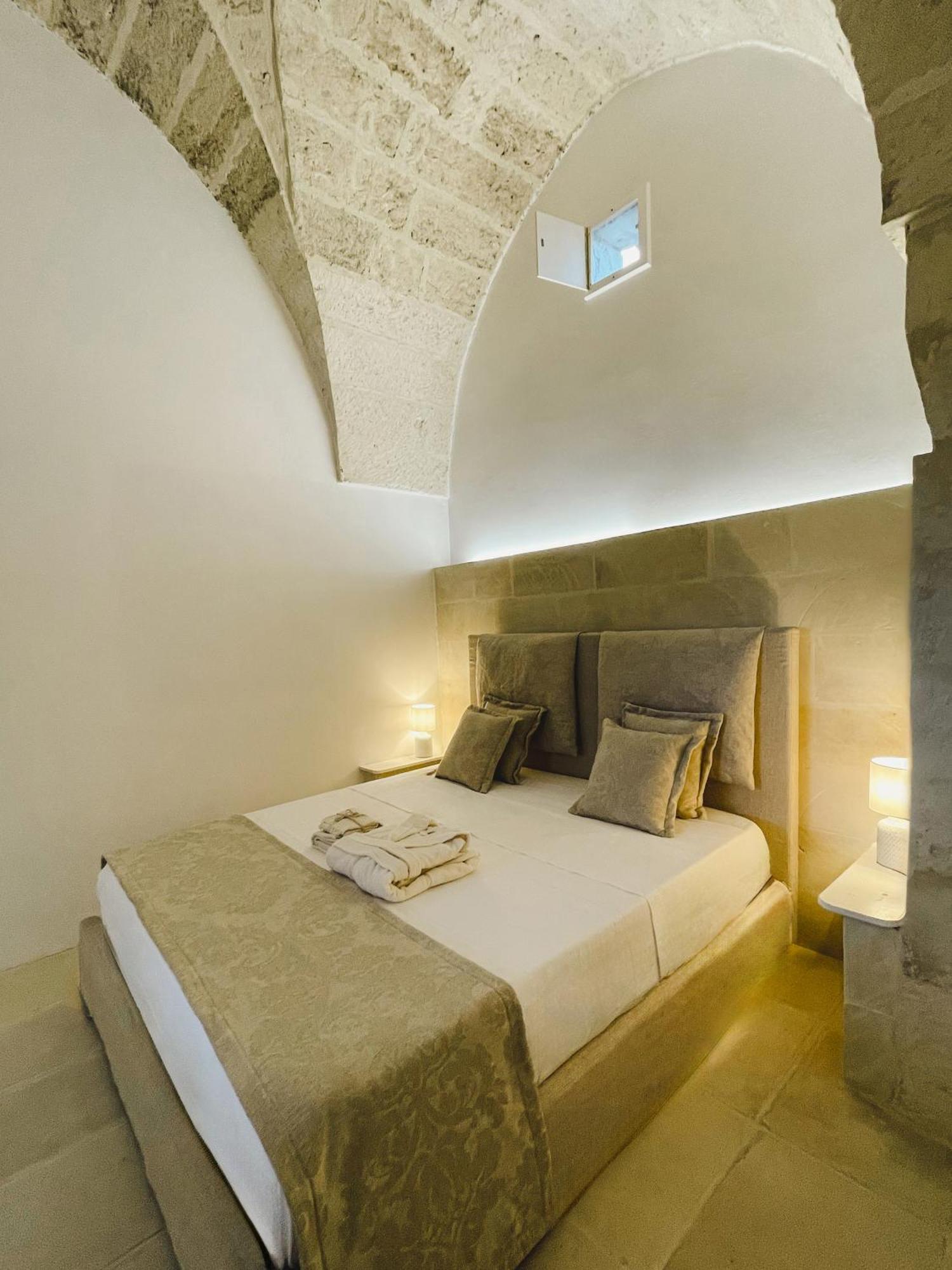 Bed and Breakfast Masseria Paralupi Lecce Exterior foto